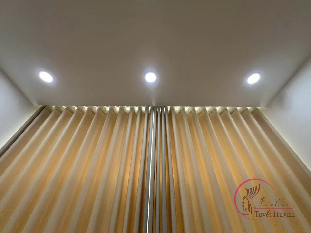 Rèm vải giá rẻ màu vàng be - Hình ảnh 5